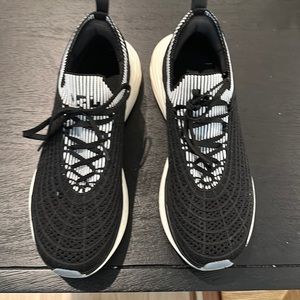 Lightly used / APL Ziplines 8.5 women's sneakers